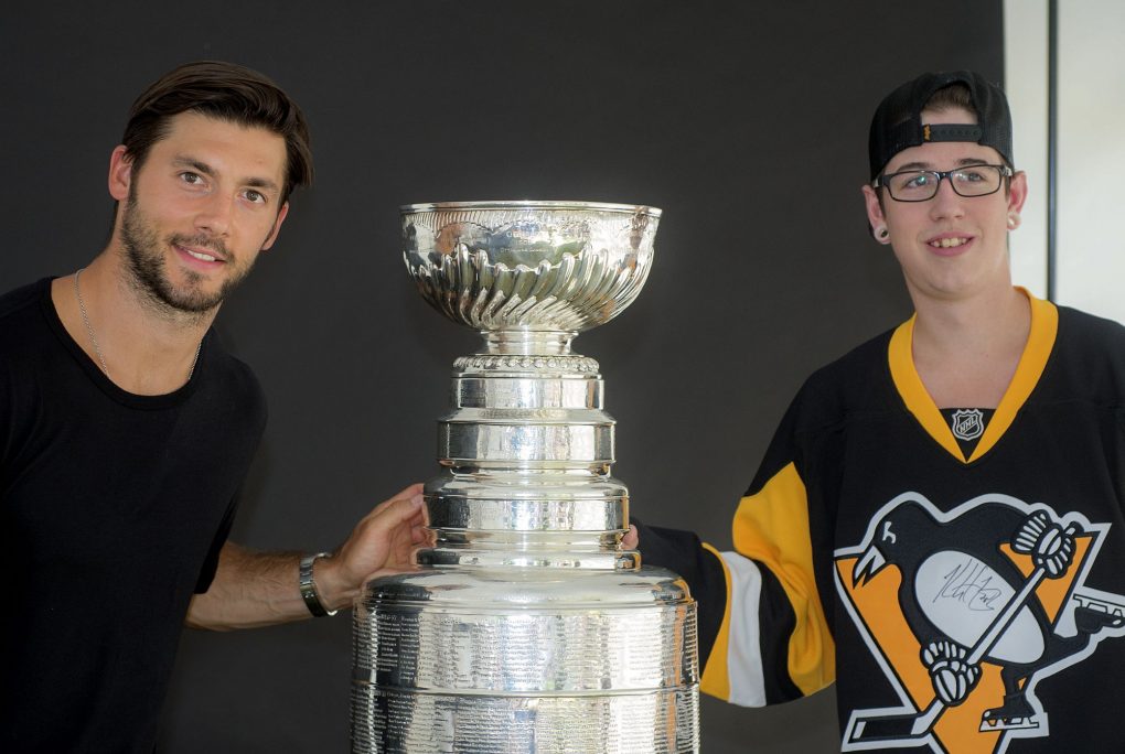 08052016-DaywithStanleyCup15