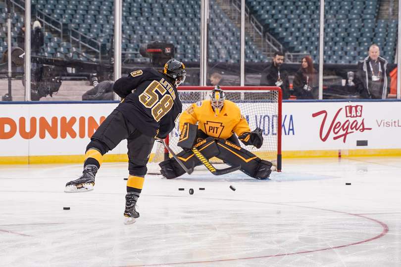 Penguins practice in Philadelphia – Photos! –  – Fansite for  Kris Letang of the Pittsburgh Penguins